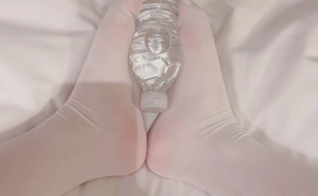 ✅推特白虎福利姬 啾啾猫猫 14v1g合集